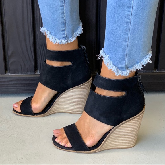 NEW Black Genuine Leather Thick Ankle Strap Sandal - Picture 2 of 8